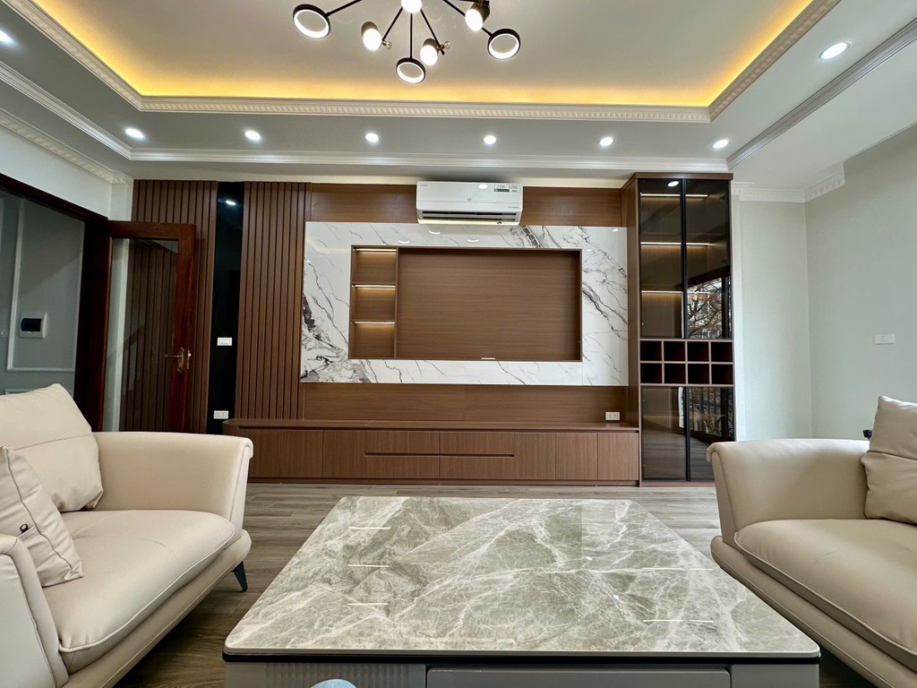 BÁN NHÀ PHỐ TRẦN QUỐC HOÀN – CẦU GIẤY -NHÀ MỚI THANG MÁY– Ô TÔ ĐỖ CỬA